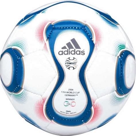 kleine voetballen adidas|mini voetballezer.